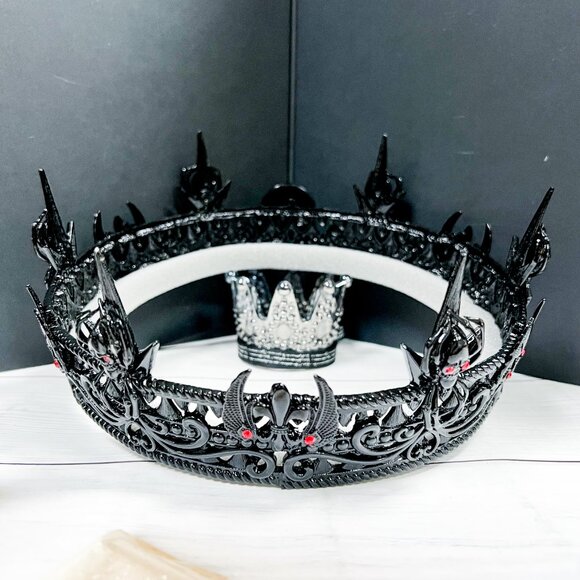 Black and Red Skull Crown - Picture 5 of 9